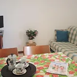 Amazing Flat With Terrace And Pool Apartmán