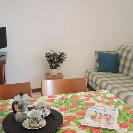 Amazing Flat With Terrace And Pool