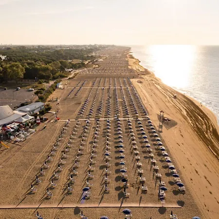 Amazing Flat With Terrace And Pool Apartment Bibione